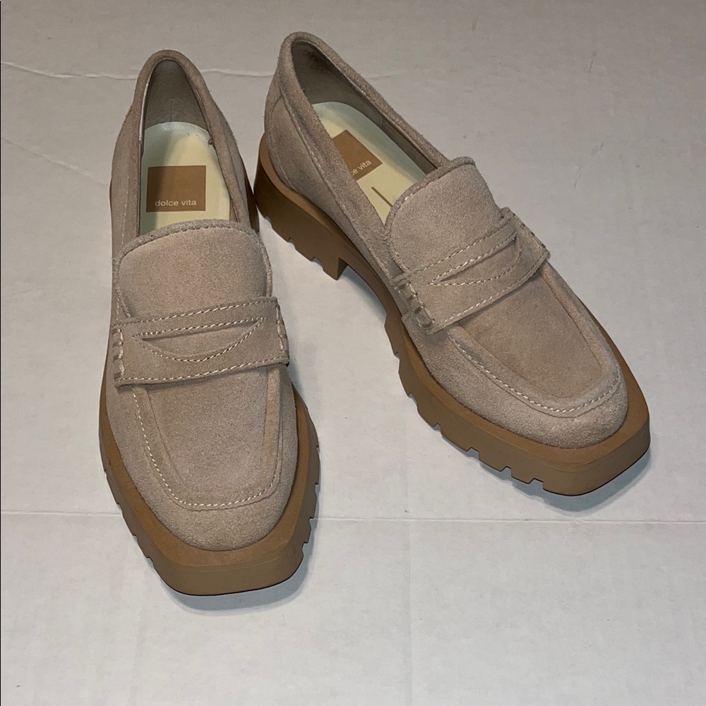 Dolce Vita Elias Beige Suede Lug Sole Slip-On Loafers 7 NEW